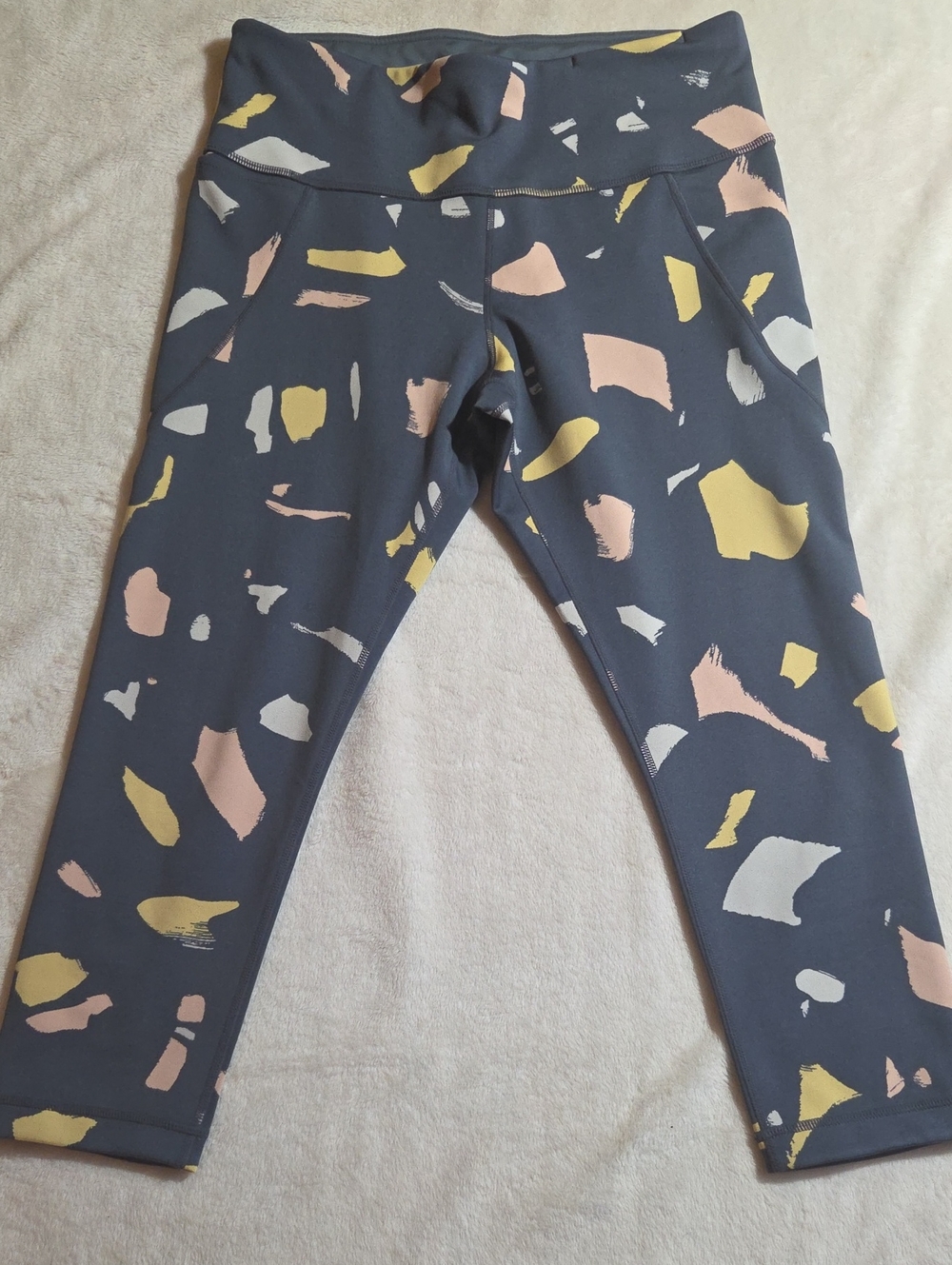Title Nine Mad Dash Reversible Crops Rhythm Gray Multi Medium - Picture 2 of 12